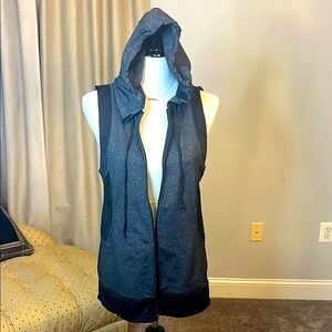 Calia by Carrie Underwood Gray Sleeveless Hoodie Vest
